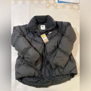 Nike Women’s Small Windrunner Puffer Jacket
